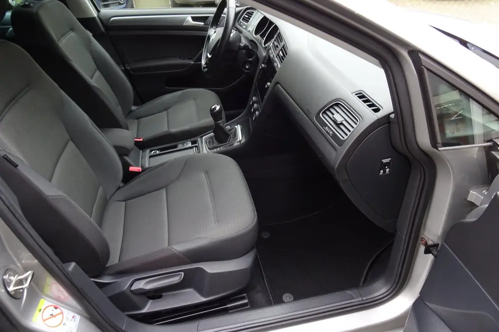 Volkswagen Golf 1.5 TSI Comfortline Business uit 2019, foto 5