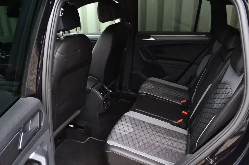 Volkswagen Tiguan 1.4 TSI R-Line eHybrid Black Edition IQ Li uit 2021, foto 11