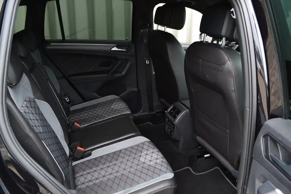 Volkswagen Tiguan 1.4 TSI R-Line eHybrid Black Edition IQ Li uit 2021, foto 13