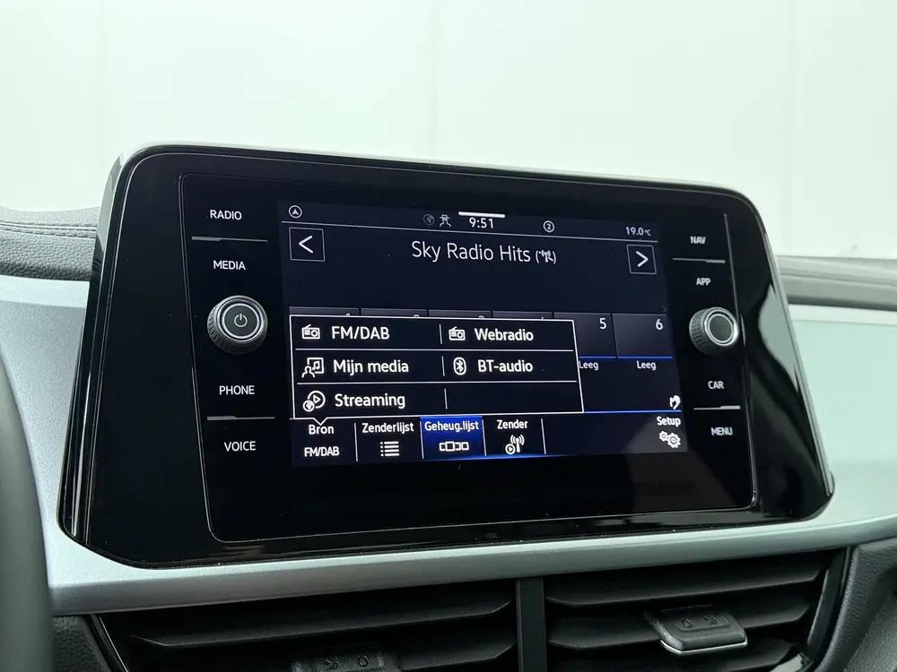 Volkswagen T-Roc 1.0 TSI Life | 110 PK | Adaptive Cruise Con uit 2022, foto 13