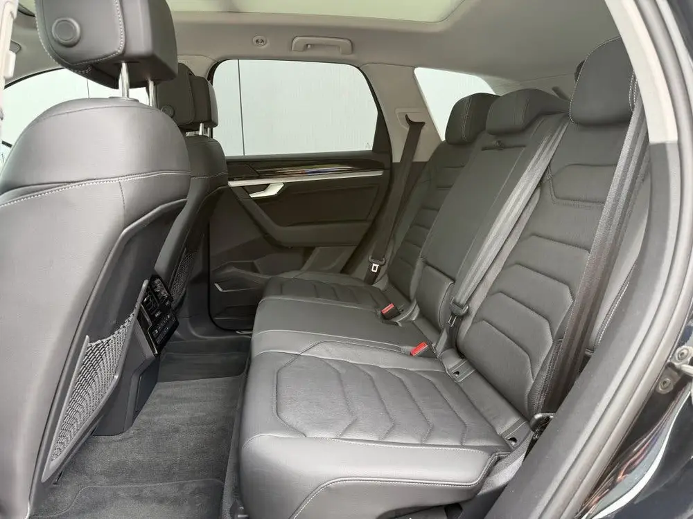Volkswagen Touareg 3.0 TSi eHybrid 4Motion Camera (bj 2022) uit 2022, foto 17
