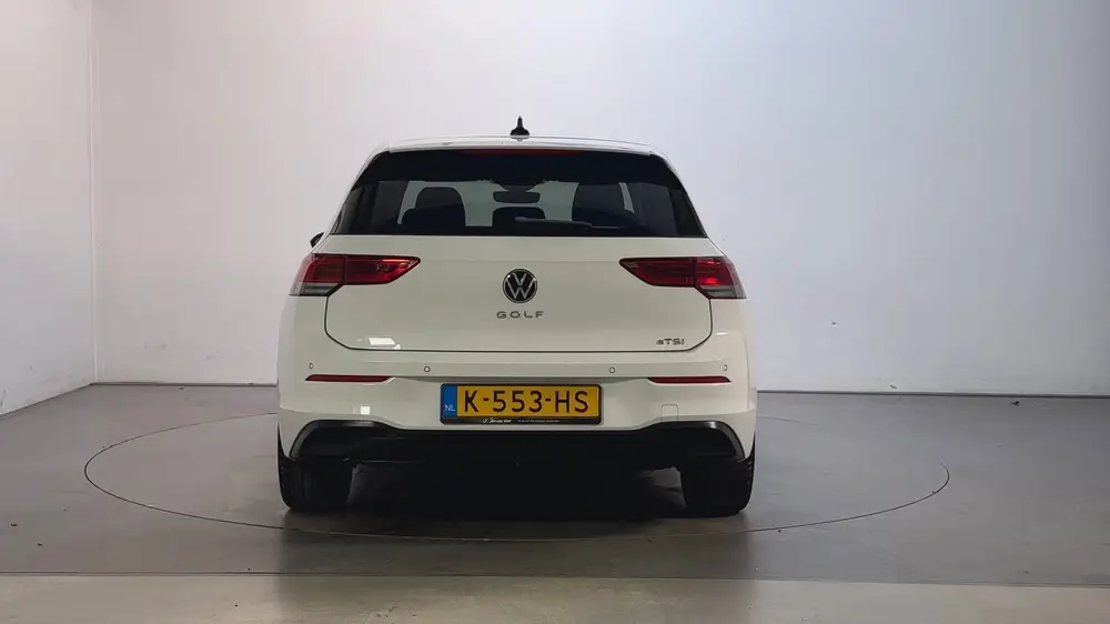 Volkswagen Golf 1.0 eTSI DSG Life Business Alcantara Sfeerve uit 2021, foto 10