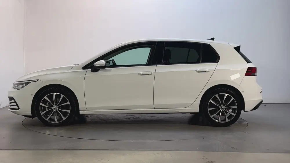 Volkswagen Golf 1.0 eTSI DSG Life Business Alcantara Sfeerve uit 2021, foto 16