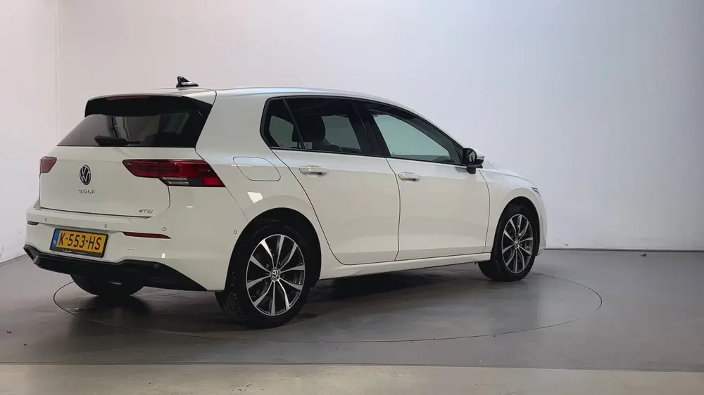 Volkswagen Golf 1.0 eTSI DSG Life Business Alcantara Sfeerve uit 2021, foto 3