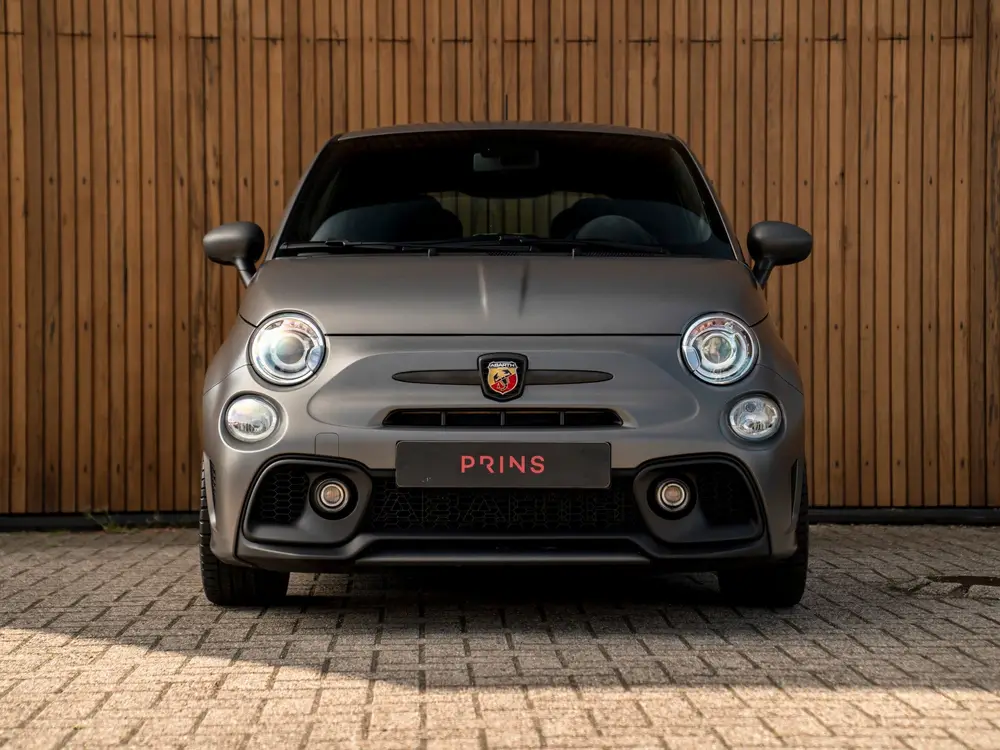 Abarth 595 Competizione 70th Anniversary (bj 2019) uit 2019, foto 2