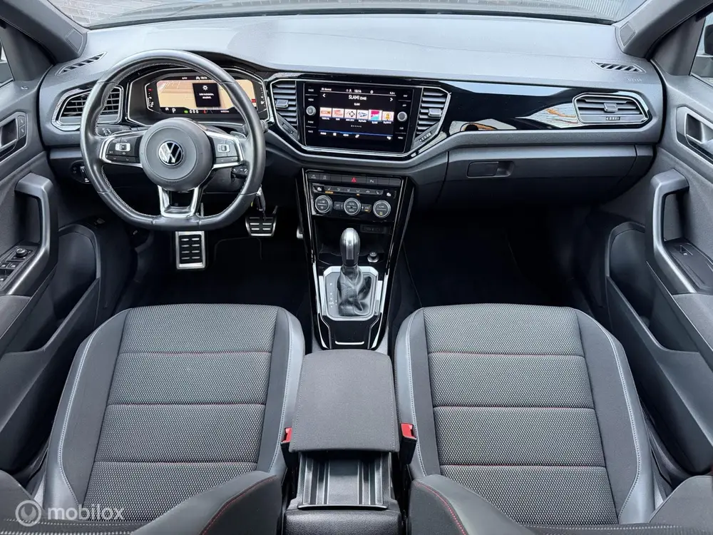 Volkswagen T-Roc 1.5 TSI Black Edition Sport|Virtual|Carplay uit 2022, foto 2