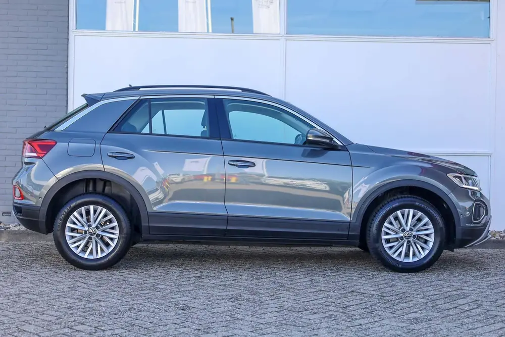 Volkswagen T-Roc 1.0 TSI 110pk Life | Navigatie | Adaptive C uit 2023, foto 3