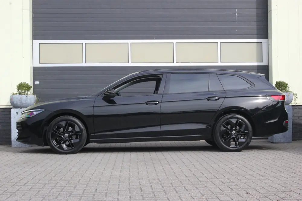 Volkswagen Passat Variant 1.5 eTSI Business | Camera | Carpl uit 2024, foto 18