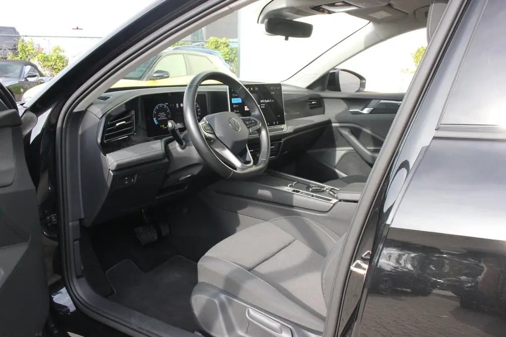 Volkswagen Passat Variant 1.5 eTSI Business | Camera | Carpl uit 2024, foto 2