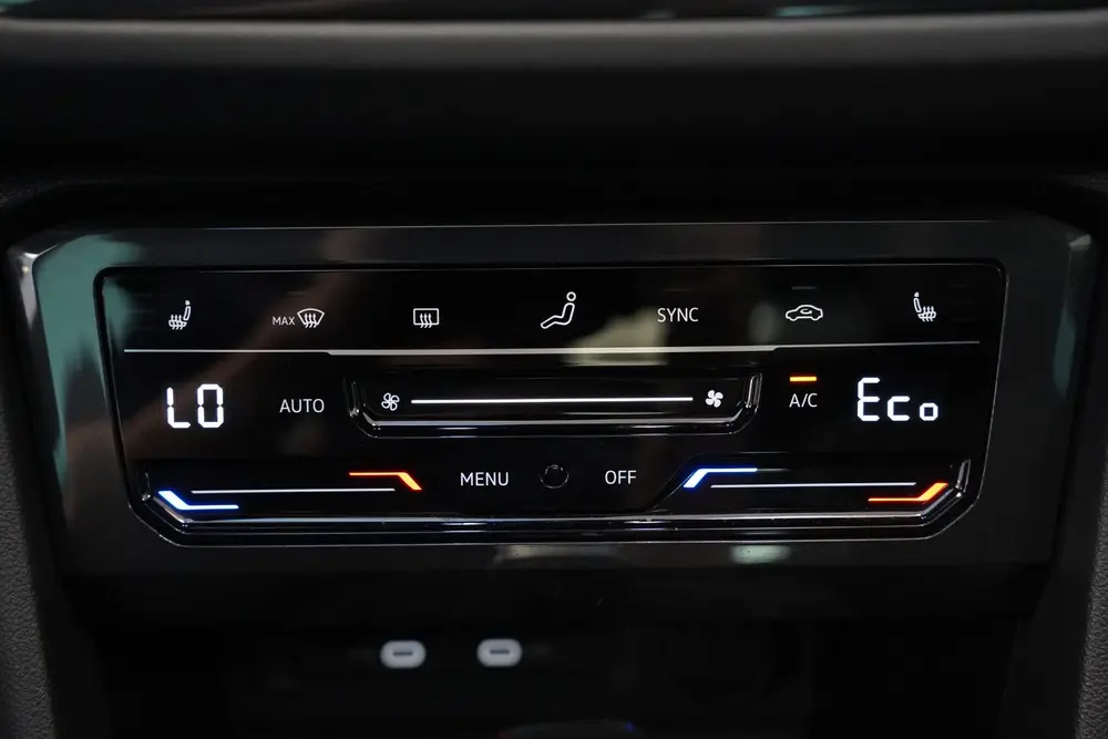 Volkswagen Tiguan 1.4 TSI eHybrid R-Line Business Panoramada uit 2024, foto 14