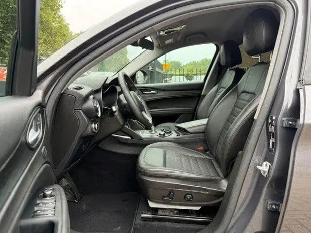 Alfa Romeo Stelvio 2.0 T AWD Q4 200PK Leer Navi Trekhaak Key uit 2019, foto 19