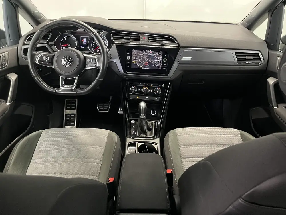Volkswagen Touran 1.5 TSI 3x R-Line | Trekhaak | LED | Adapt uit 2019, foto 3