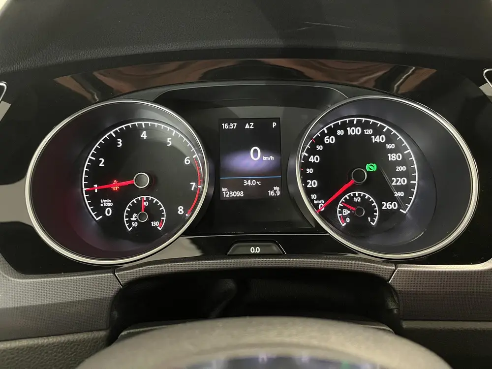 Volkswagen Touran 1.5 TSI 3x R-Line | Trekhaak | LED | Adapt uit 2019, foto 4