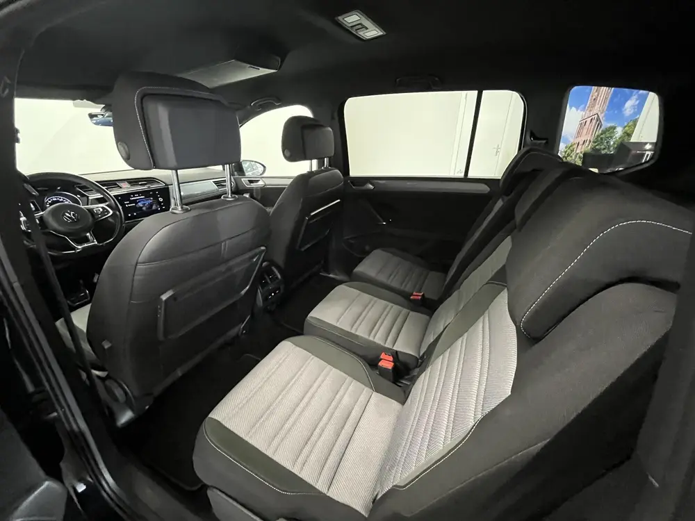 Volkswagen Touran 1.5 TSI 3x R-Line | Trekhaak | LED | Adapt uit 2019, foto 8