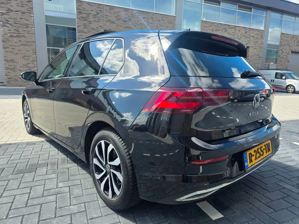Volkswagen Golf 1.5 eTSI Active Automaat/ Panoramadak uit 2022, foto 10