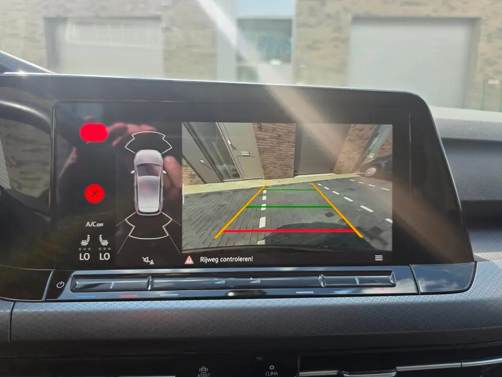 Volkswagen Golf 1.5 eTSI Active Automaat/ Panoramadak uit 2022, foto 13