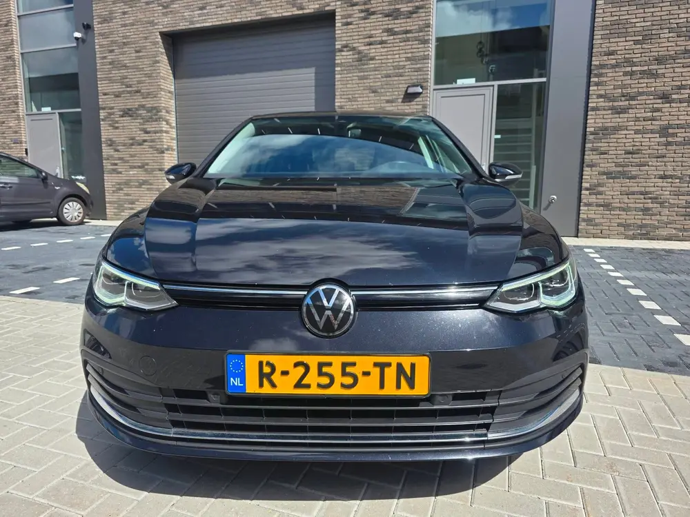 Volkswagen Golf 1.5 eTSI Active Automaat/ Panoramadak uit 2022, foto 2