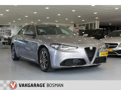 Alfa Romeo Giulia 2.0T Super/CARPLAY/CRUISE/CAMERA uit 2020