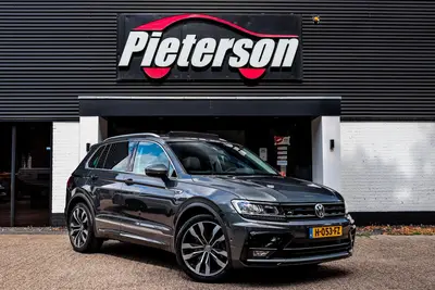 Volkswagen Tiguan 2.0 TSI 4Motion R-Line PANO ACC VIRTUAL uit 2019