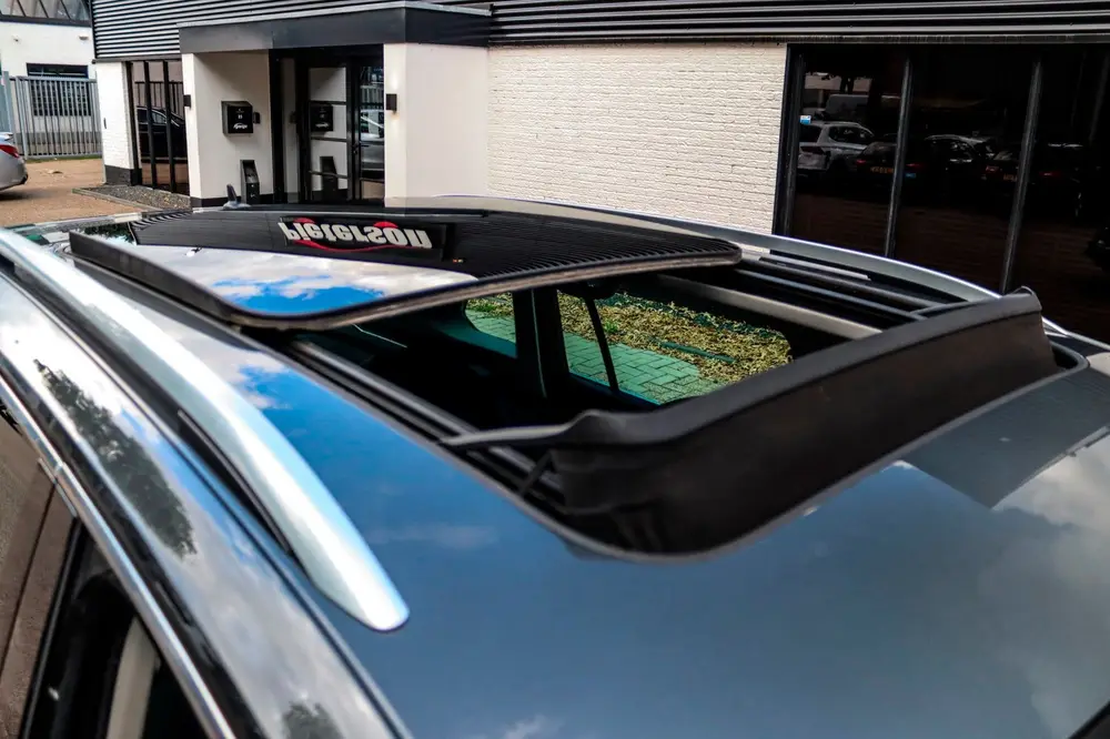 Volkswagen Tiguan 2.0 TSI 4Motion R-Line PANO ACC VIRTUAL uit 2019, foto 2