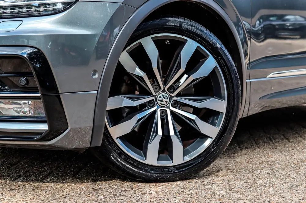Volkswagen Tiguan 2.0 TSI 4Motion R-Line PANO ACC VIRTUAL uit 2019, foto 6