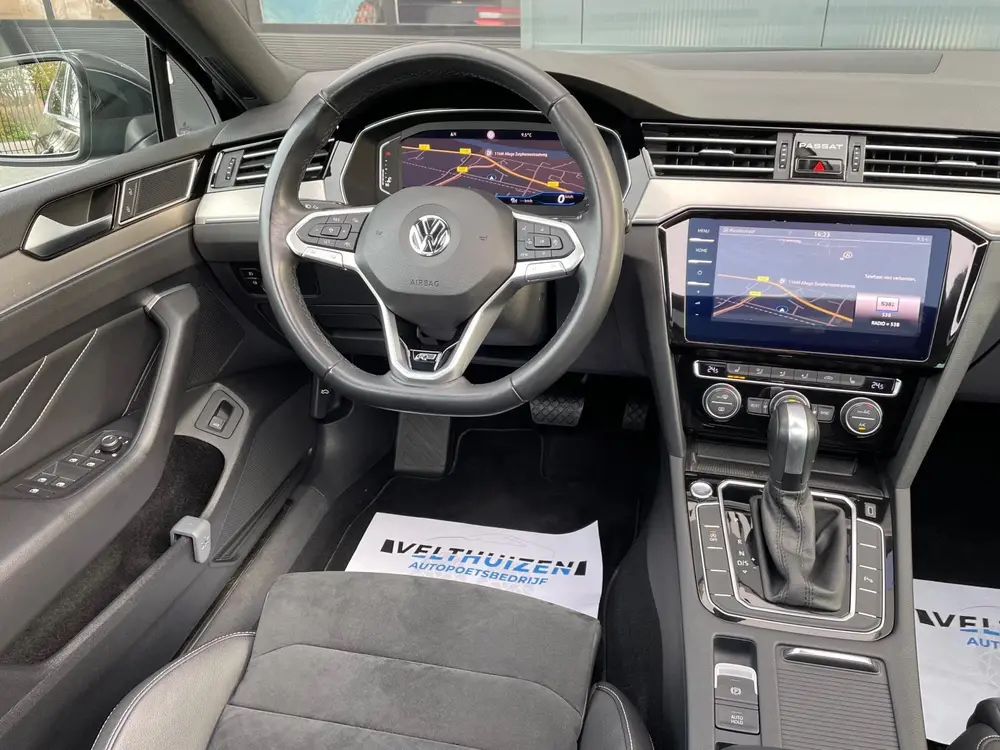 Volkswagen Passat Variant 1.5 TSI Elegance Business R-Line N uit 2020, foto 13