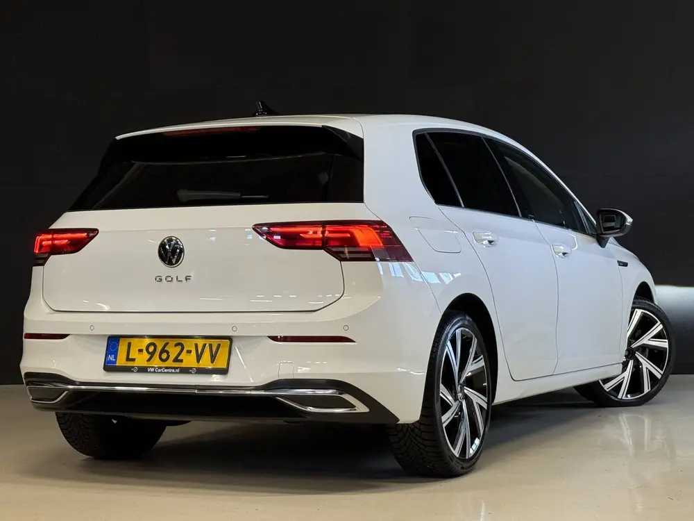 Volkswagen Golf 1.5 eTSI Style | Memory stoelen | 18'' inch uit 2020, foto 3