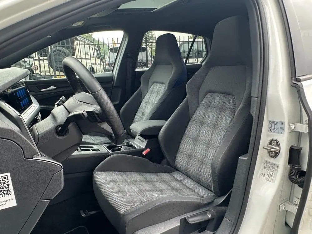 Volkswagen Golf 1.4 eHybrid GTE 2021 *BTW *Pano *Adaptive *I uit 2021, foto 9