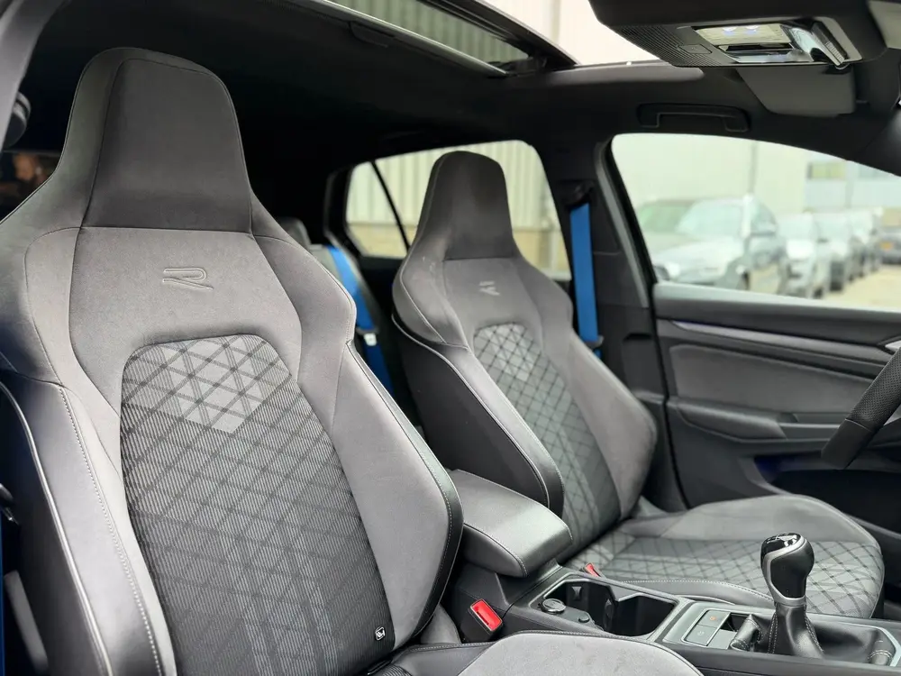 Volkswagen Golf 1.5 TSI R-Line Panorama IQLights Camera Carp uit 2021, foto 16