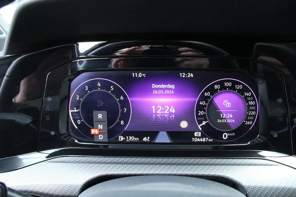 Volkswagen Golf 1.5 eTSI 150pk R-Line DSG7 Panoramadak IQ-Li uit 2021, foto 12
