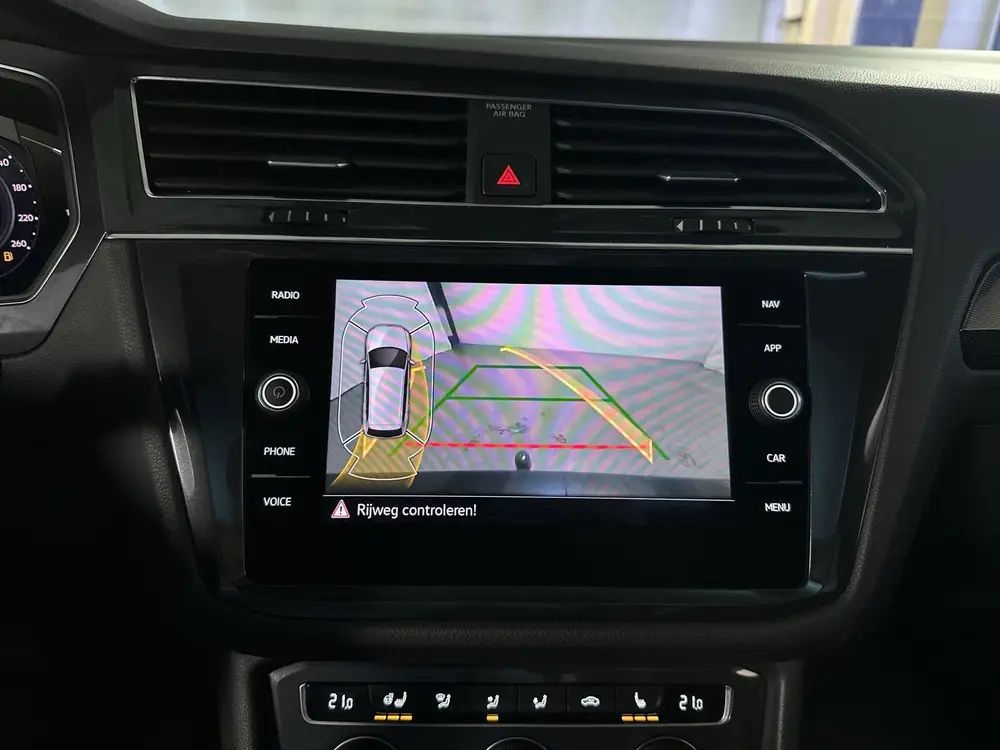 Volkswagen Tiguan Allspace 1.5 TSI 150pk DSG Highline Busine uit 2021, foto 15