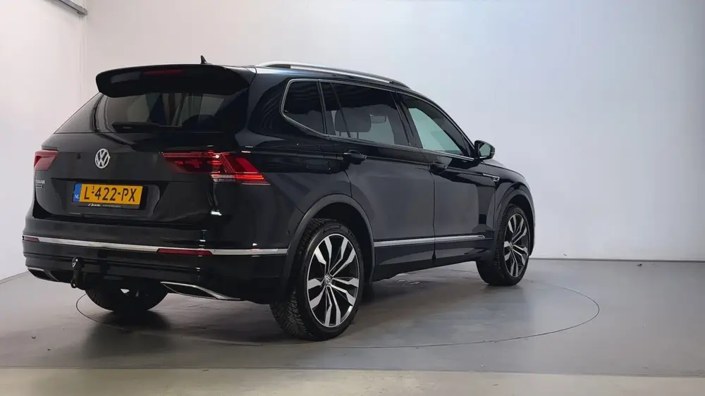 Volkswagen Tiguan Allspace 1.5 TSI 150pk DSG Highline Busine uit 2021, foto 3
