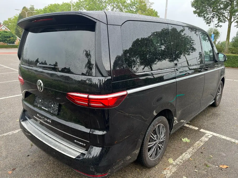 Volkswagen Multivan 1.4 Ehybrid 218pk L1h1 6-DSG 2024 Zwart uit 2024, foto 5