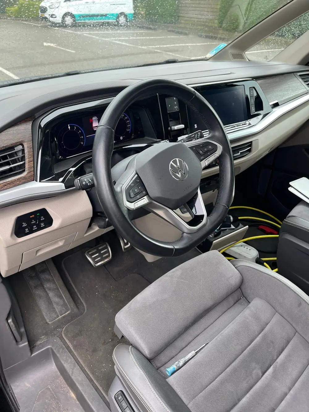Volkswagen Multivan 1.4 Ehybrid 218pk L1h1 6-DSG 2024 Zwart uit 2024, foto 6