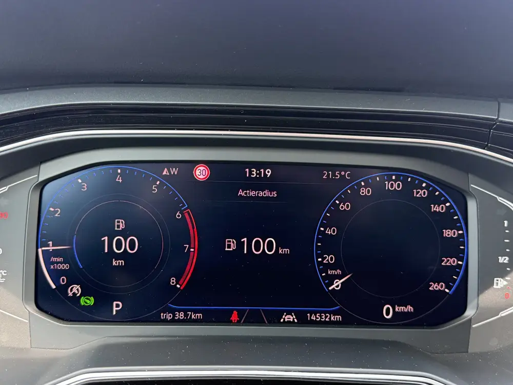 Volkswagen Polo 1.0 TSI DSG R-Line | Pano | IQ | Clima | Cam uit 2024, foto 10