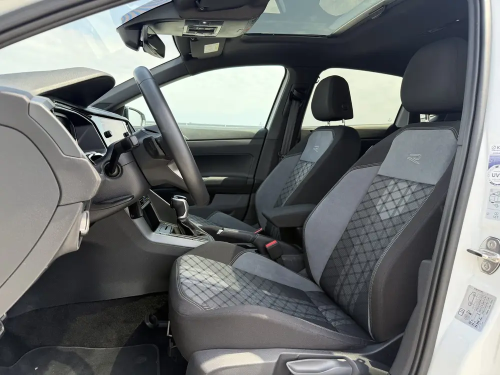 Volkswagen Polo 1.0 TSI DSG R-Line | Pano | IQ | Clima | Cam uit 2024, foto 6