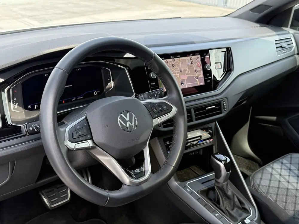 Volkswagen Polo 1.0 TSI DSG R-Line | Pano | IQ | Clima | Cam uit 2024, foto 8