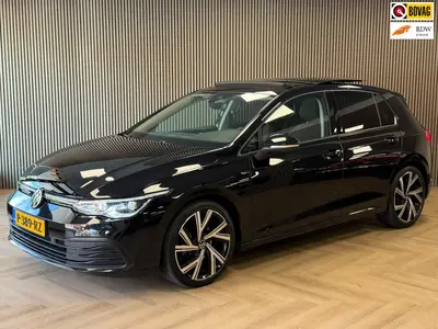 Volkswagen Golf 1.5 eTSI DSG PANO MASSAGE CAMERA VIRTUAL COC uit 2021