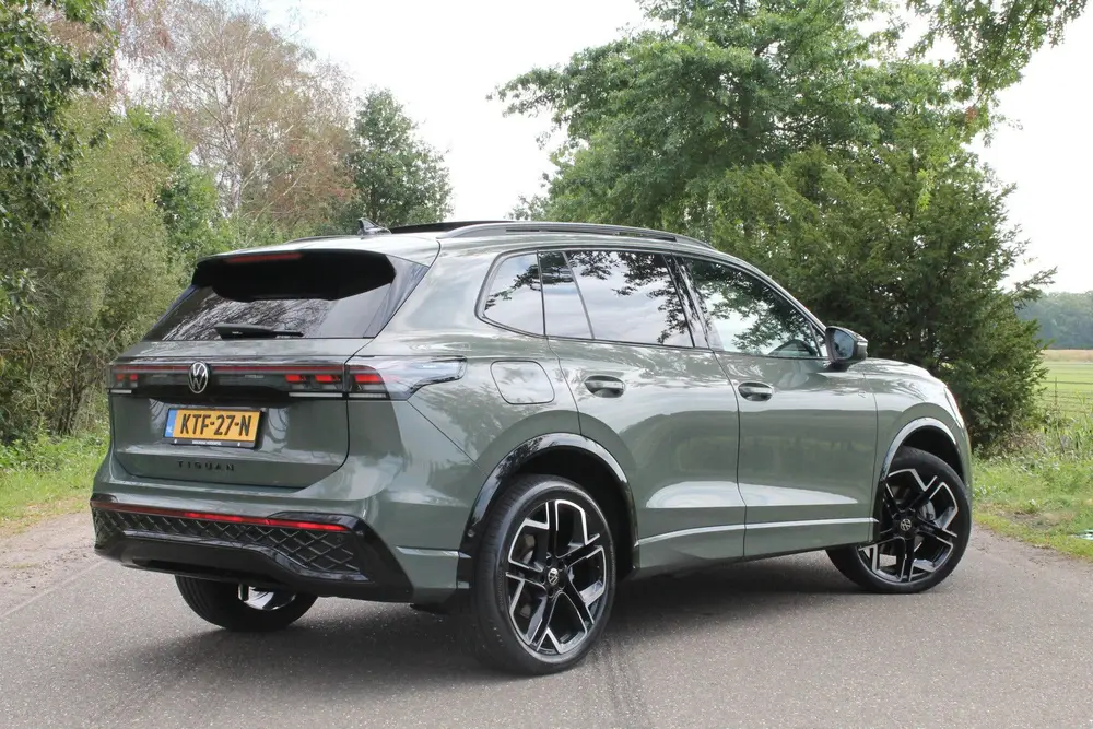 Volkswagen Tiguan 1.5 eHybrid R-Line Business | IQ | Pano | uit 2025, foto 2