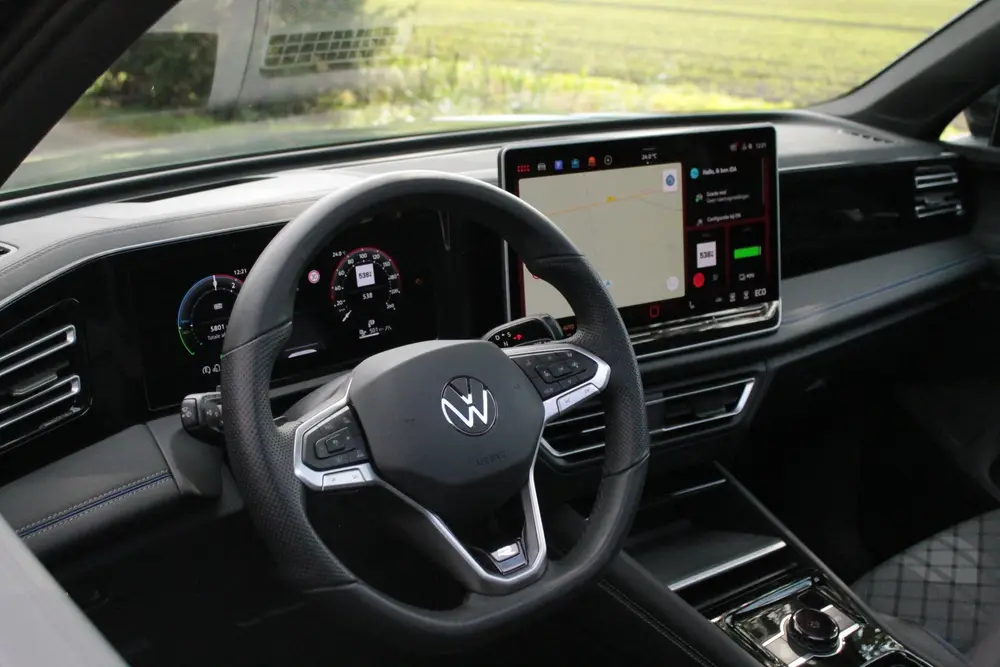 Volkswagen Tiguan 1.5 eHybrid R-Line Business | IQ | Pano | uit 2025, foto 4