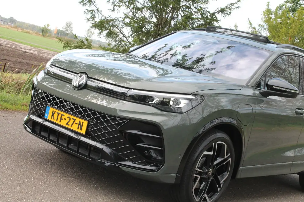 Volkswagen Tiguan 1.5 eHybrid R-Line Business | IQ | Pano | uit 2025, foto 5