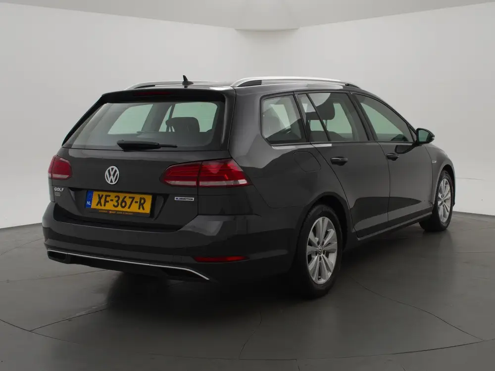 Volkswagen Golf Variant 1.5 TSI 130 PK DSG AUT. + MASSAGE / uit 2019, foto 2