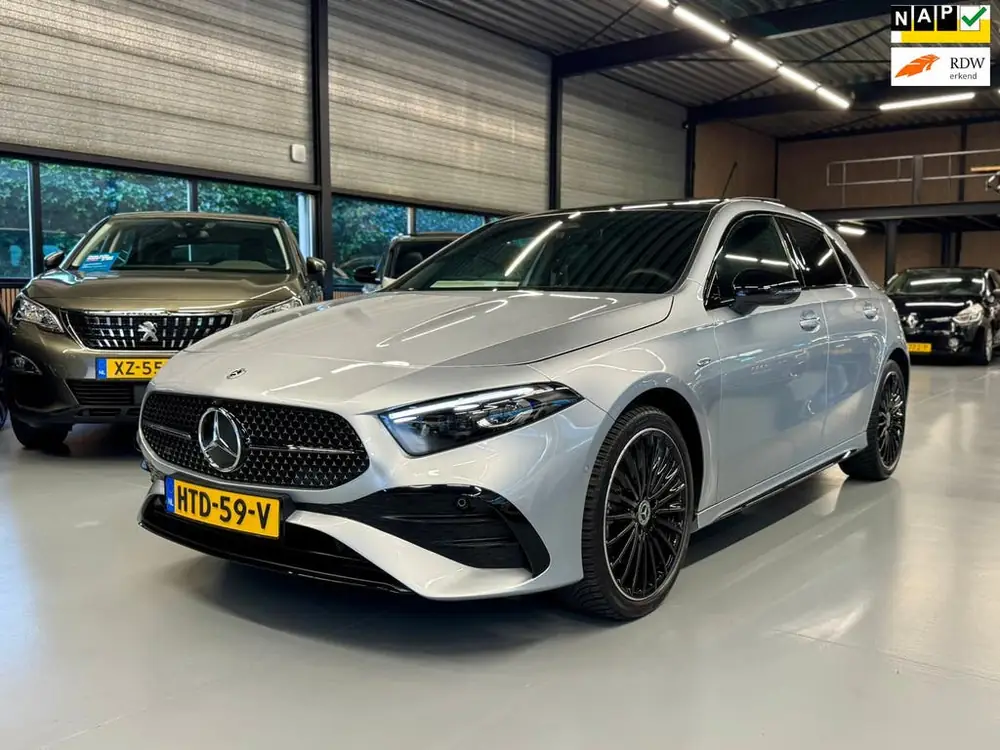 Mercedes-Benz A-Klasse 250 e Business Solution AMG l Pano l uit 2025