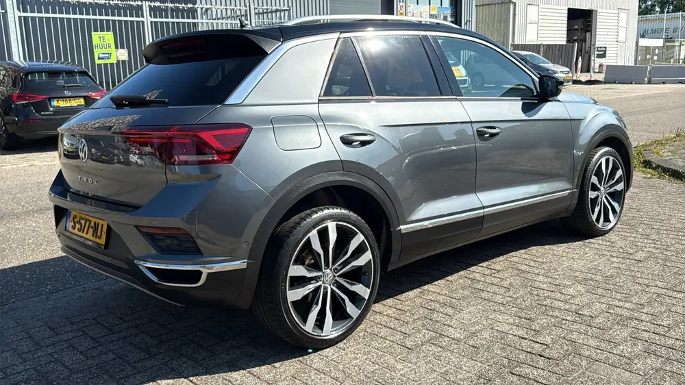 Volkswagen T-Roc 1.5 TSI Automaat Sport R-Line Pano Navi Car uit 2019, foto 5
