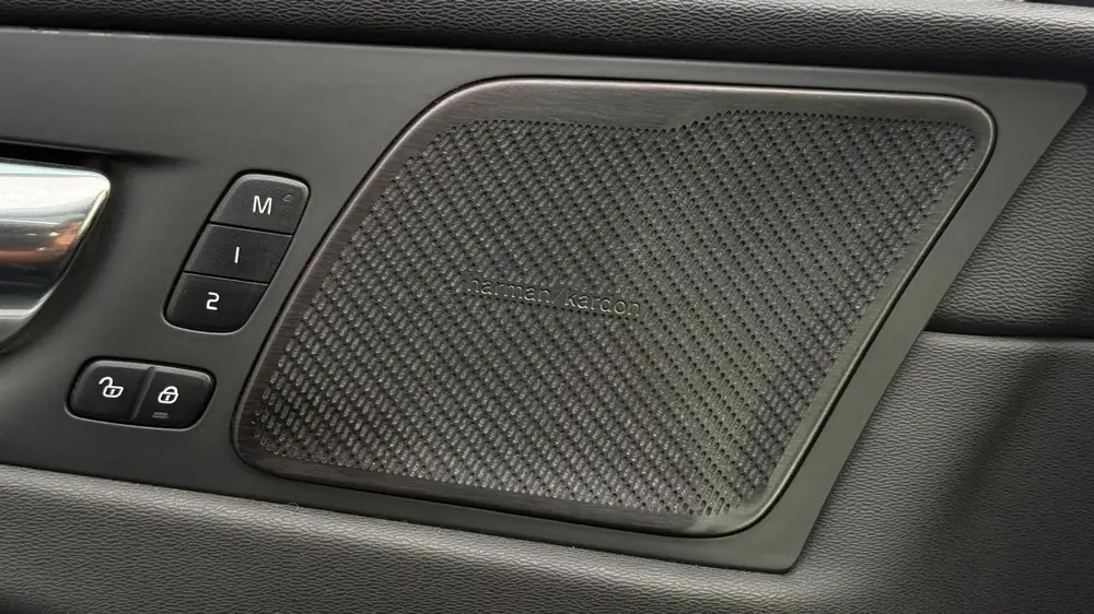 Volvo XC60 2.0 T6 Plug-in hybrid AWD R-Design | 360 | HK | uit 2021, foto 9