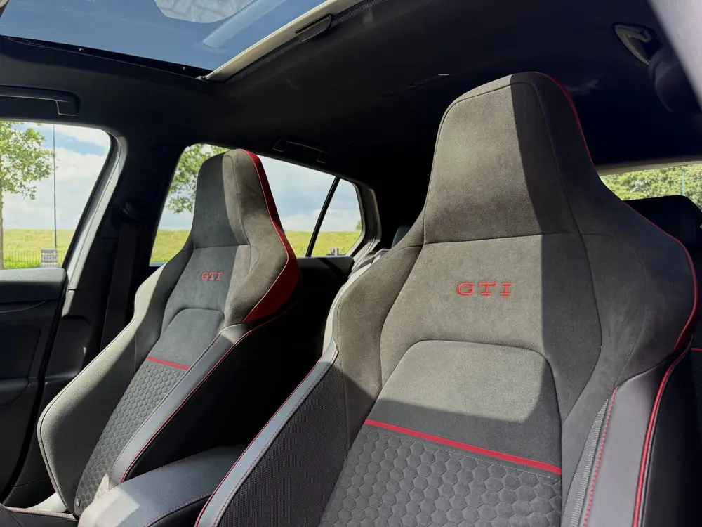 Volkswagen Golf 2.0 TSI GTI Clubsport HUD HK (bj 2025) uit 2025, foto 14