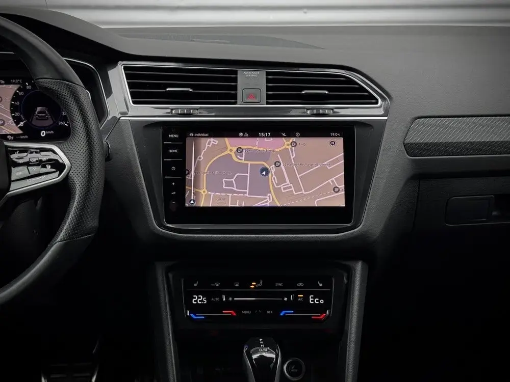 Volkswagen Tiguan R-Line eHybrid | Panorama | Head-Up | trek uit 2022, foto 18