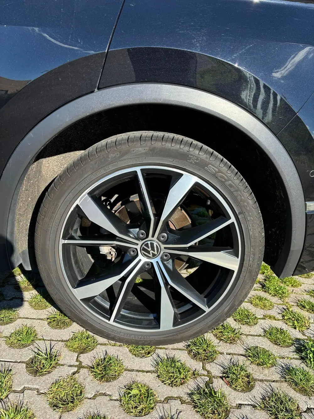Volkswagen Tiguan 1.5 TSI ACT 150pk DSG 2020 Zwart uit 2020, foto 12