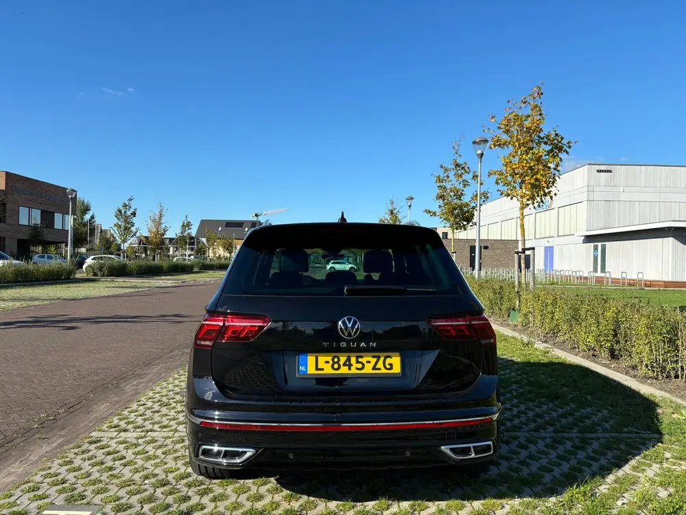 Volkswagen Tiguan 1.5 TSI ACT 150pk DSG 2020 Zwart uit 2020, foto 5