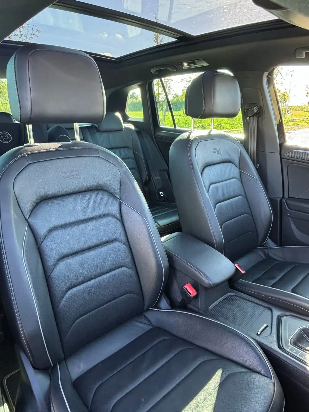 Volkswagen Tiguan 1.5 TSI ACT 150pk DSG 2020 Zwart uit 2020, foto 8